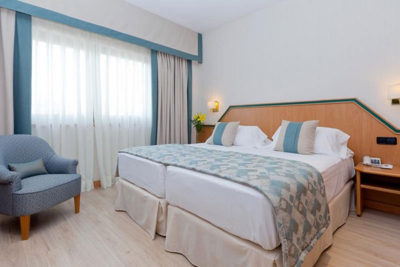 HOTELES SANTOS - HOTEL PRAGA 4* Image